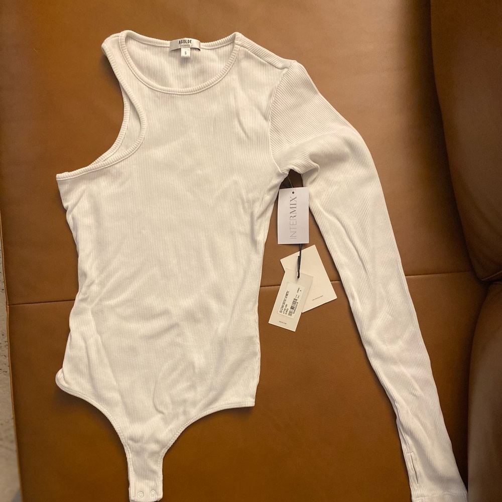AGOLDE white asymmetric bodysuit